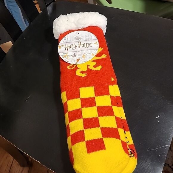 Harry Potter socks NWT GRYFINDOR - Picture 1 of 4